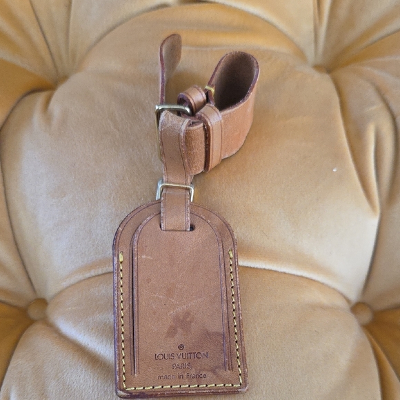 Louis Vuitton Other - Louis Vuitton Tan Leather Luggage Tag
